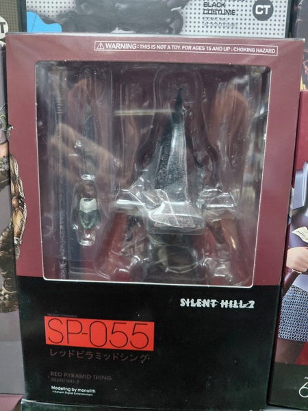 FIGMA SP-055 RED PYRAMID THING FAKE
