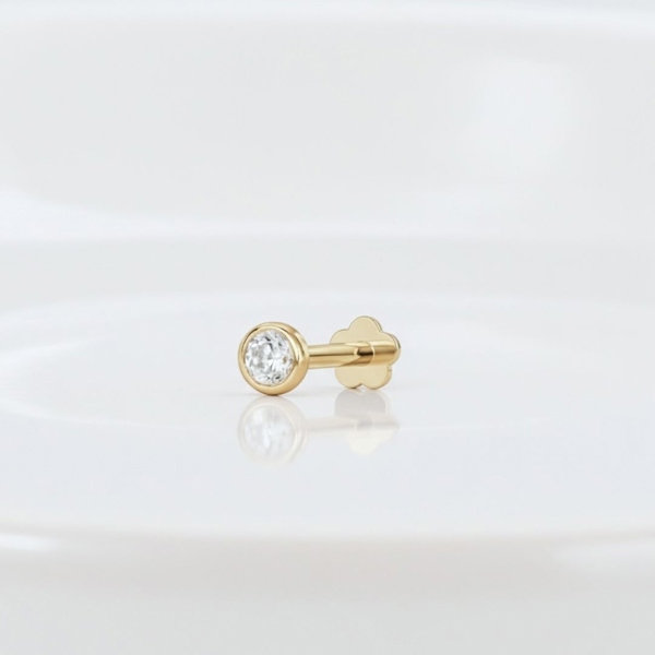 14k (58.5%) Solid Gold Bezel Flatback Piercing